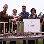 Ontwerp: Chilli - Project: Wijngoed Rhode paneel dibond