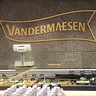 Vandermaesen - freesletters - interieur - winkelinrichting en signalisatie